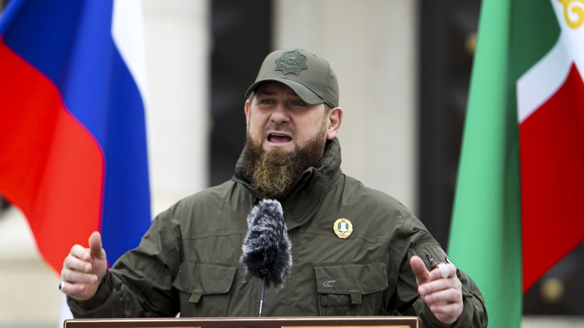 Chci si splnit dětský sen a navštívit Londýn, píše Kadyrov Johnsonovi